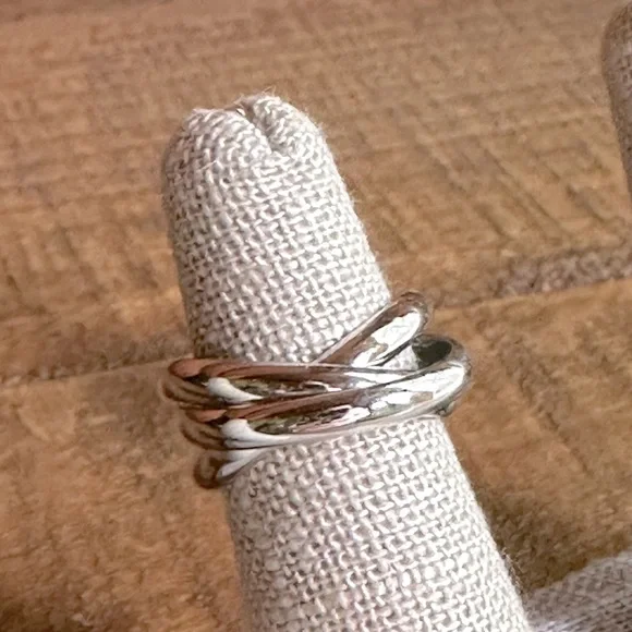 NWOT Sz5 Intertwined Rolling Ring Park Lane Jewelry Unite Silver Tone Interlock - Picture 6 of 6